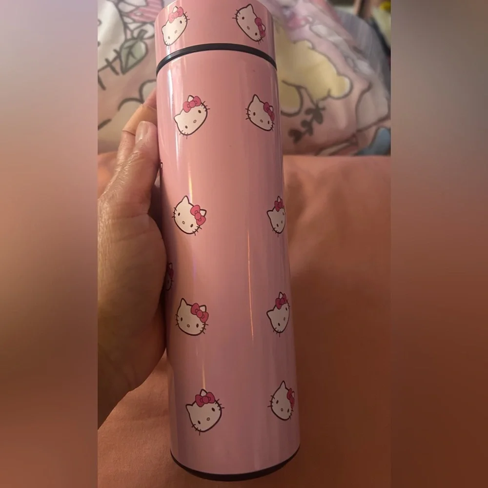 Hello Kitty smart thermos tumbler with temperature display - Picture 4 of 4